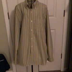 Men’s long sleeve buttoned down shirt.